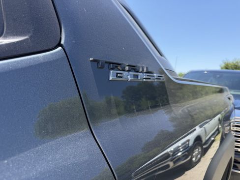 Used 2026 Chevrolet Silverado EV Trail Boss AWD/4WD image 31