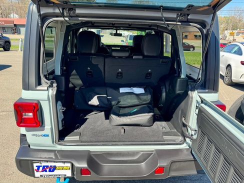 Used 2023 Jeep Wrangler Sahara image 18