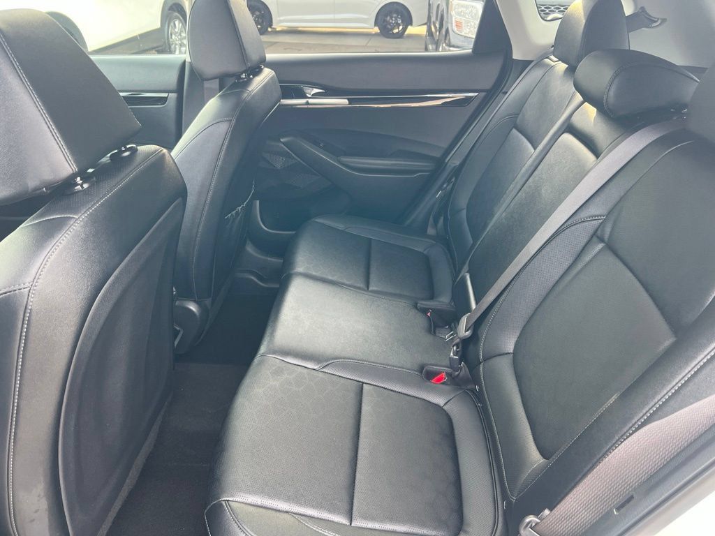 Certified 2025 Kia Seltos EX w/ EX Sunroof Package AWD/4WD image 9