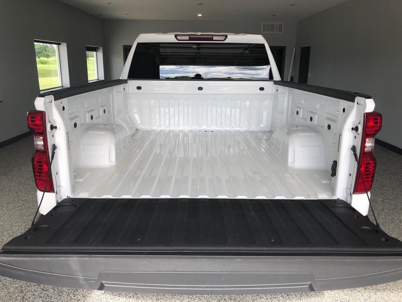 Used 2023 Chevrolet Silverado 1500 LT AWD/4WD image 9