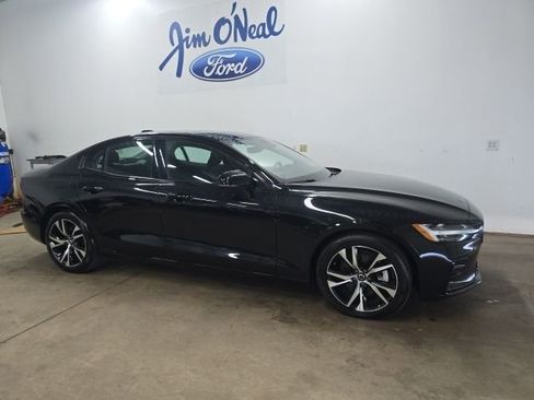 Used 2024 Volvo S60 B5 Core image 1