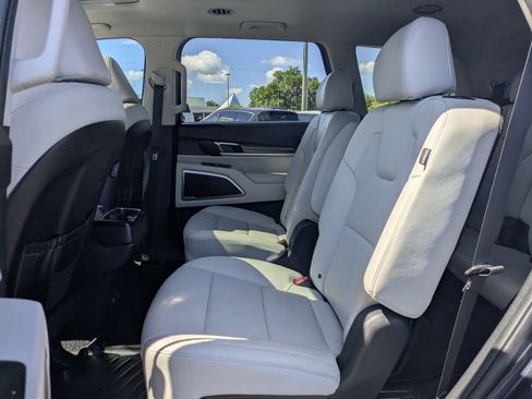 Used 2025 Kia Telluride S image 13