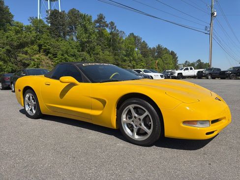 Used 2000 Chevrolet Corvette Convertible w/ Performance Handling Pkg RWD image 3