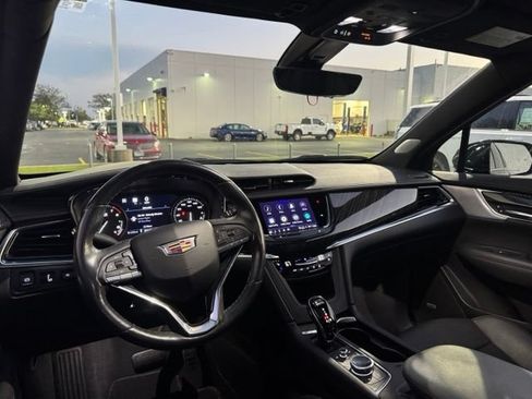 Used 2024 Cadillac XT6 Premium Luxury w/ Technology Package AWD/4WD image 13