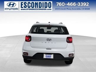 New 2026 Hyundai Venue SEL video 4