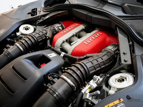 Used 2023 Ferrari Purosangue AWD/4WD image 10