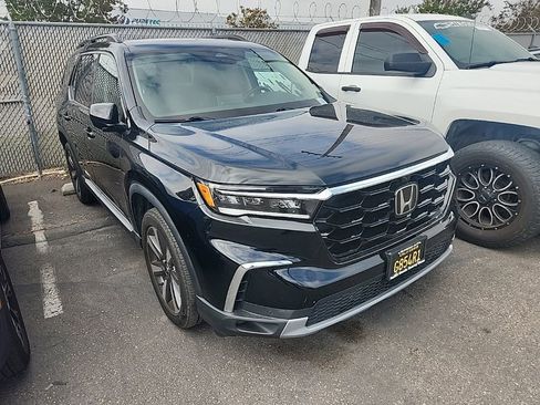Used 2023 Honda Pilot Elite image 1
