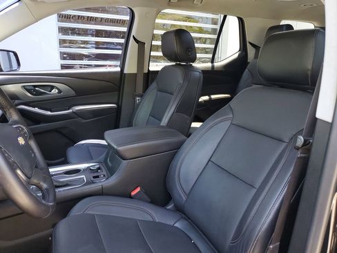 Used 2019 Chevrolet Traverse Premier w/ Driver Confidence II Package FWD image 23