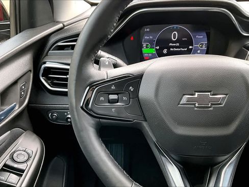 Used 2022 Chevrolet Bolt EUV LT w/ Comfort Package FWD image 23