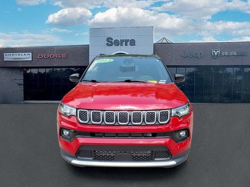 Used 2023 Jeep Compass Limited AWD/4WD image 2