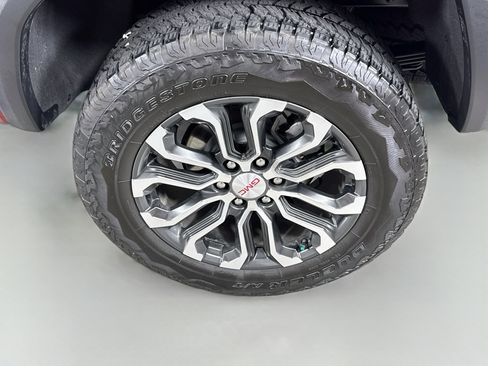 Used 2024 GMC Canyon Denali AWD/4WD image 29
