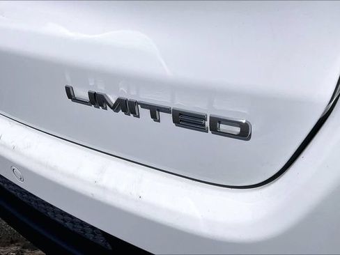 Used 2025 Jeep Compass Limited AWD/4WD image 34
