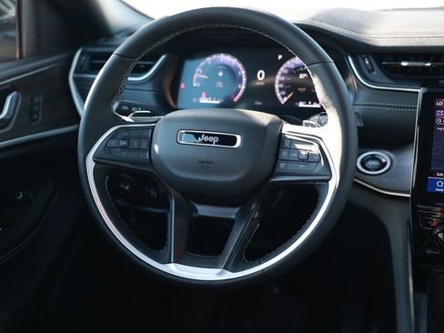 New 2025 Jeep Grand Cherokee Limited w/ Black Appearance Package AWD/4WD image 22