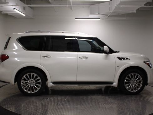 Used 2016 INFINITI QX80 4WD w/ 22" Wheel Package image 8