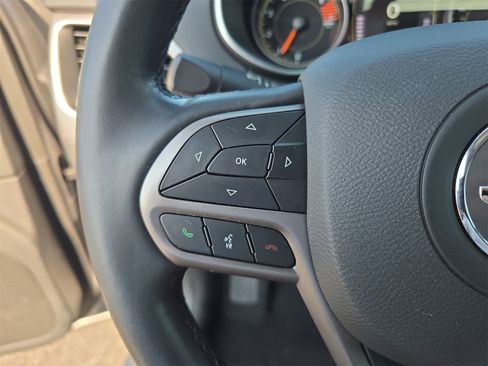 Used 2021 Jeep Cherokee Latitude Plus image 21