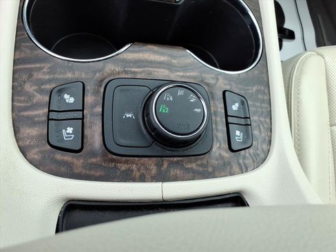 Used 2020 GMC Acadia Denali w/ Denali Ultimate Package AWD/4WD image 19