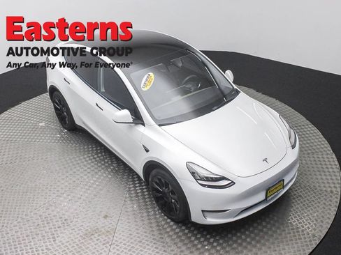 Used 2021 Tesla Model Y Long Range AWD/4WD image 3