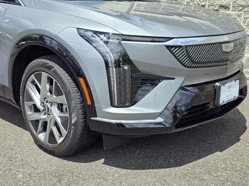 Used 2026 Cadillac Optiq Luxury 2 AWD/4WD image 14