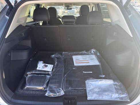 New 2025 Volkswagen Tiguan SE image 11