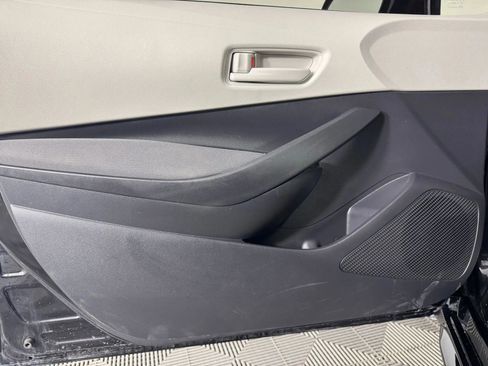 Used 2025 Toyota Corolla LE FWD image 33