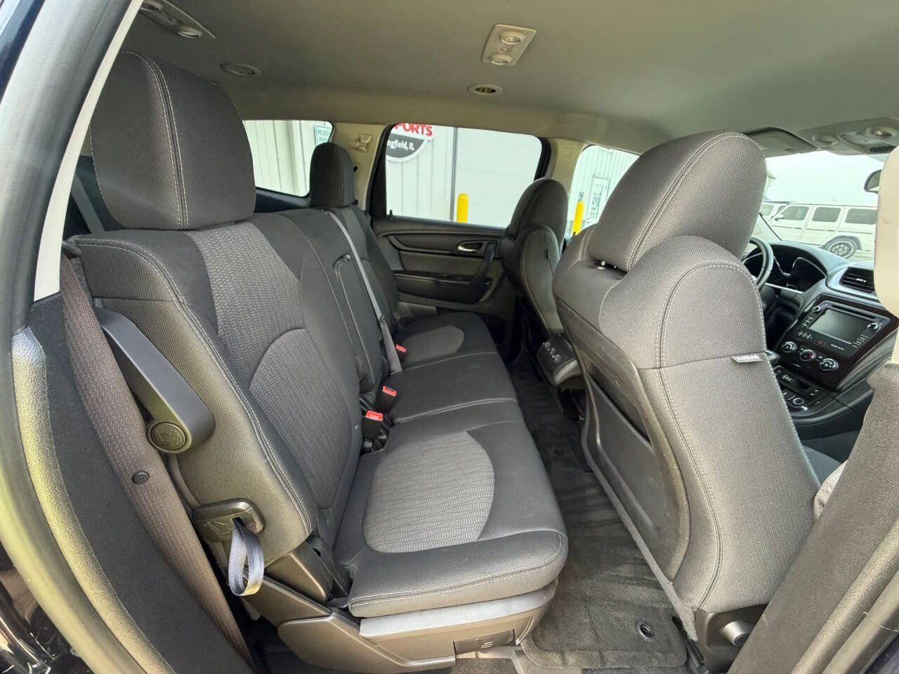 Used 2015 Chevrolet Traverse LT FWD image 18