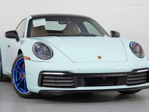 Used 2024 Porsche 911 Carrera image 4