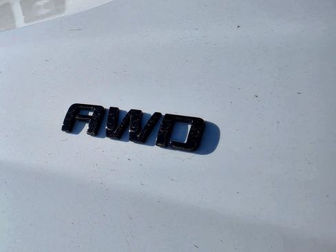 Used 2024 Chevrolet Equinox Premier AWD/4WD image 6
