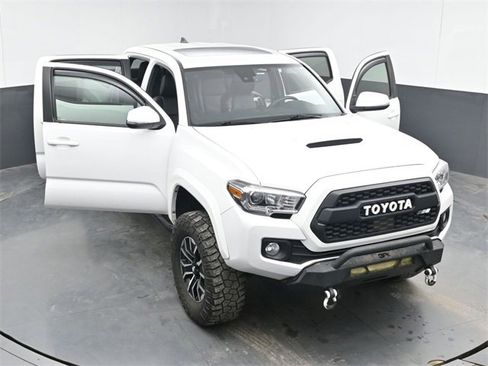 Used 2020 Toyota Tacoma TRD Sport w/ TRD Premium Sport Package image 50