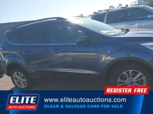 Used 2018 Ford Escape SE image 25