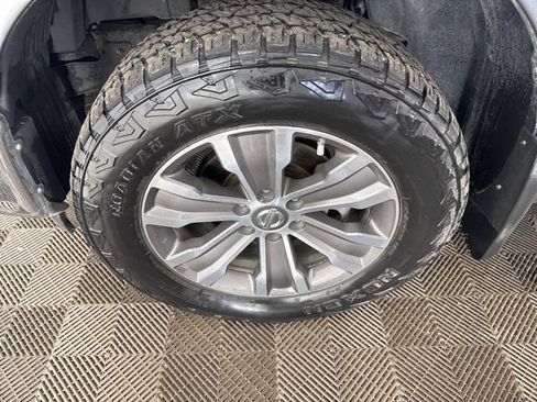 Used 2017 Nissan Titan SL AWD/4WD image 29