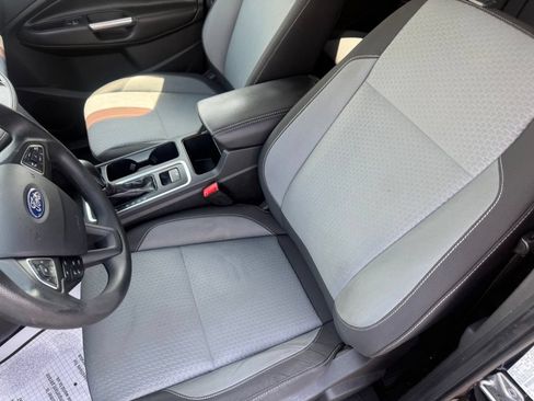 Certified 2018 Ford Escape SE w/ SE Sync 3 Package FWD image 17