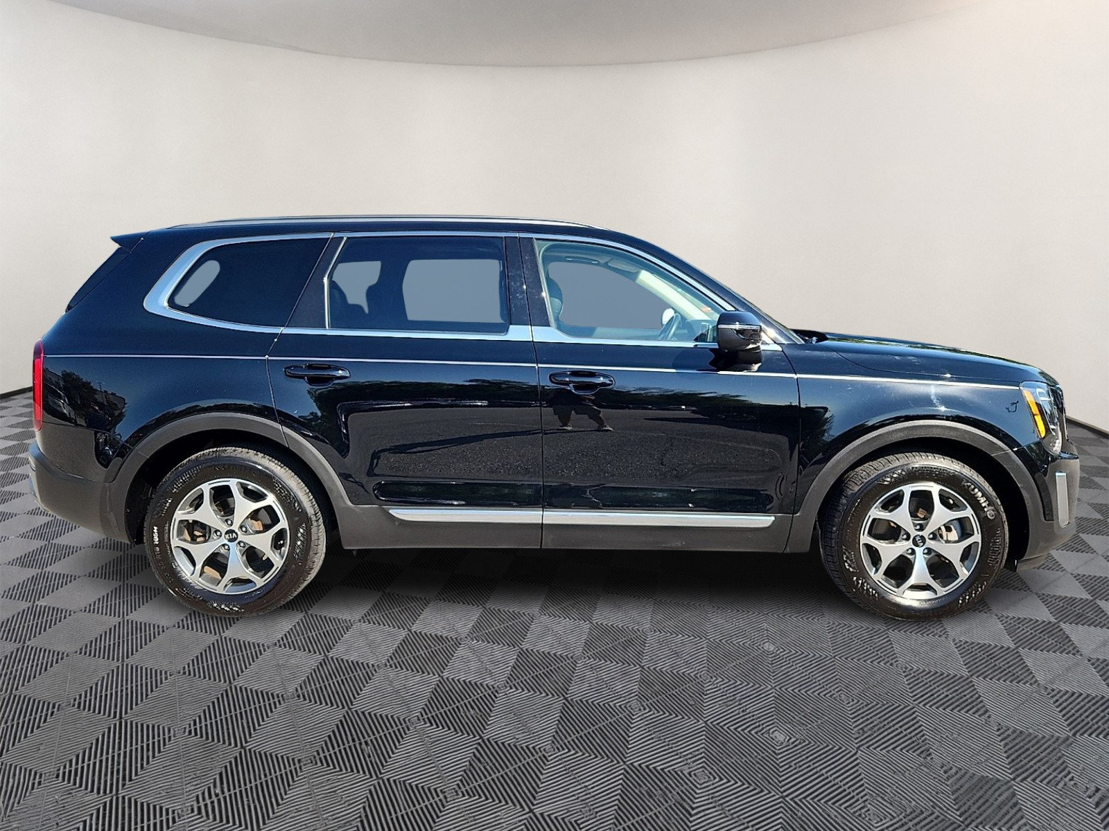 Used 2020 Kia Telluride EX AWD/4WD image 7
