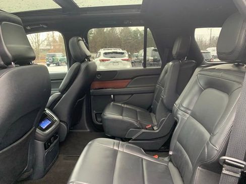 Used 2024 Lincoln Navigator Premiere image 27