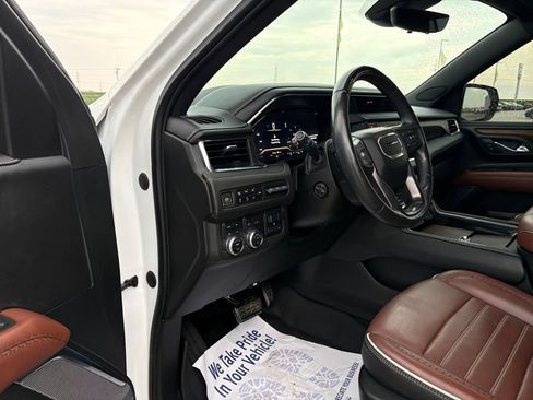 Used 2023 GMC Yukon Denali Ultimate AWD/4WD image 18