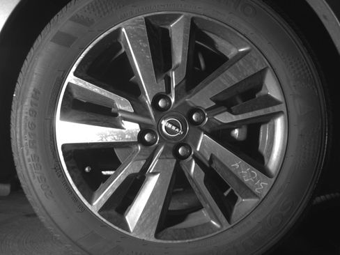 Used 2025 Nissan Versa SV image 13