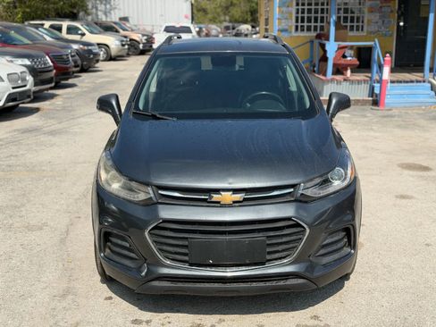 Used 2018 Chevrolet Trax LT w/ LT Convenience Package image 2
