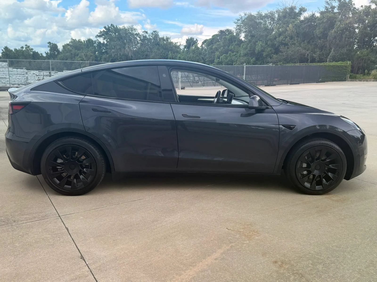 Used 2024 Tesla Model Y Long Range RWD image 6