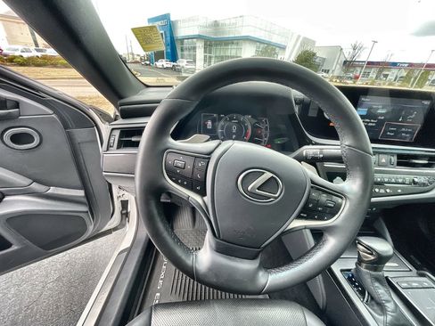 Used 2022 Lexus ES 350 w/ Premium Package image 11