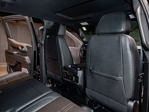 Used 2023 Chevrolet Silverado 1500 High Country image 29