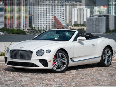 Used 2022 Bentley Continental GT image 11