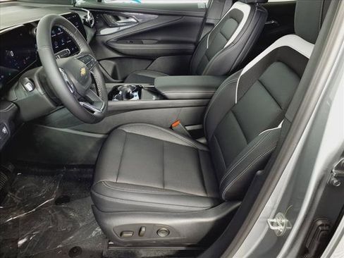 New 2025 Chevrolet Blazer EV LT image 17