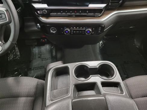 Used 2022 Chevrolet Silverado 1500 LT AWD/4WD image 18
