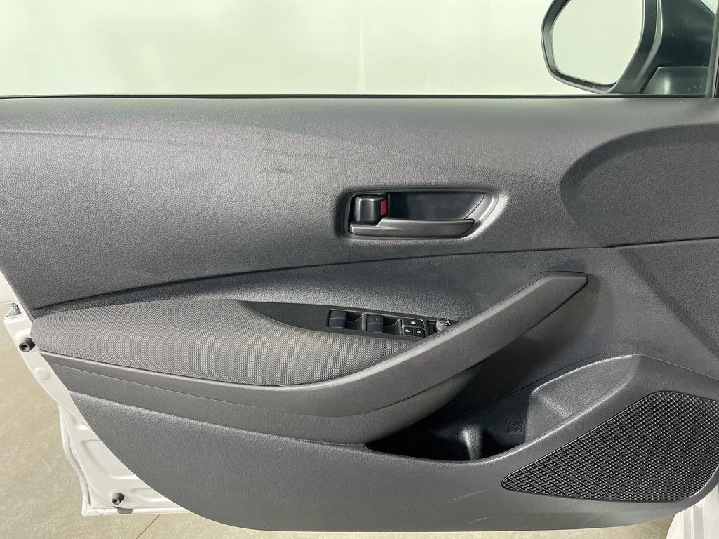 Used 2025 Toyota Corolla LE FWD image 24
