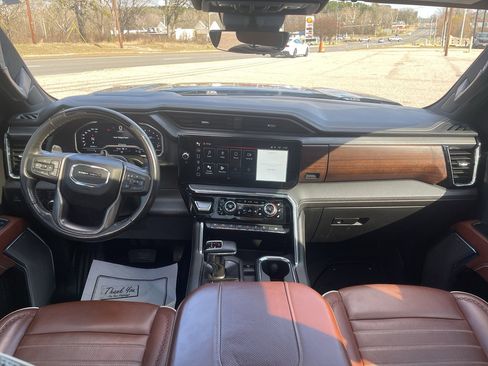 Used 2024 GMC Sierra 1500 Denali Ultimate image 12