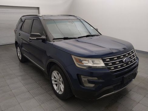 Used 2017 Ford Explorer XLT FWD image 13