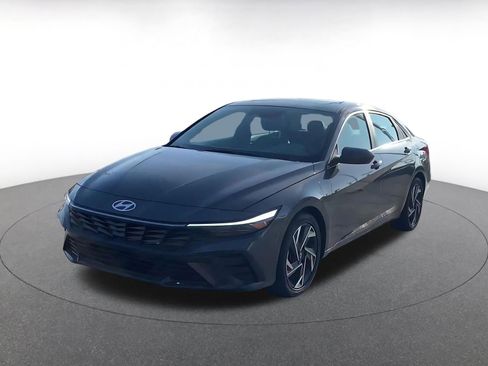 Used 2025 Hyundai Elantra SEL image 7