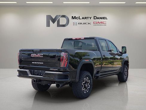 Used 2025 GMC Sierra 2500 AT4X AWD/4WD image 5