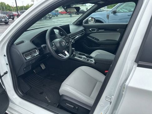 Used 2025 Honda Civic Sport image 12