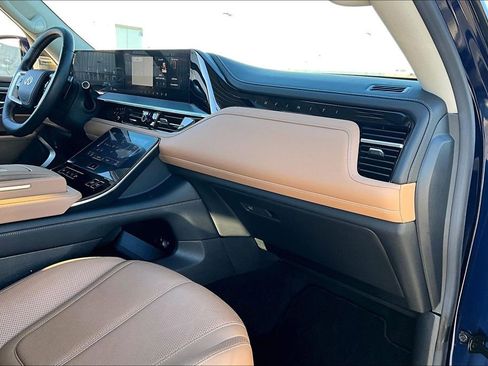 Certified 2025 INFINITI QX80 Sensory image 21