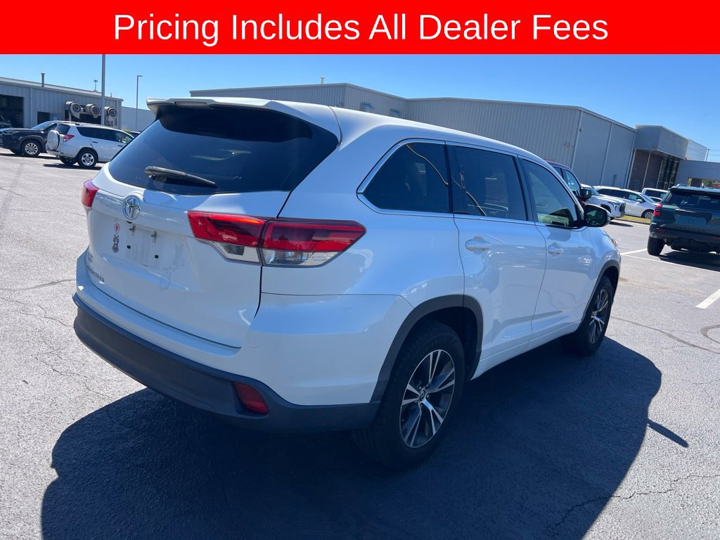 Used 2017 Toyota Highlander LE FWD image 27